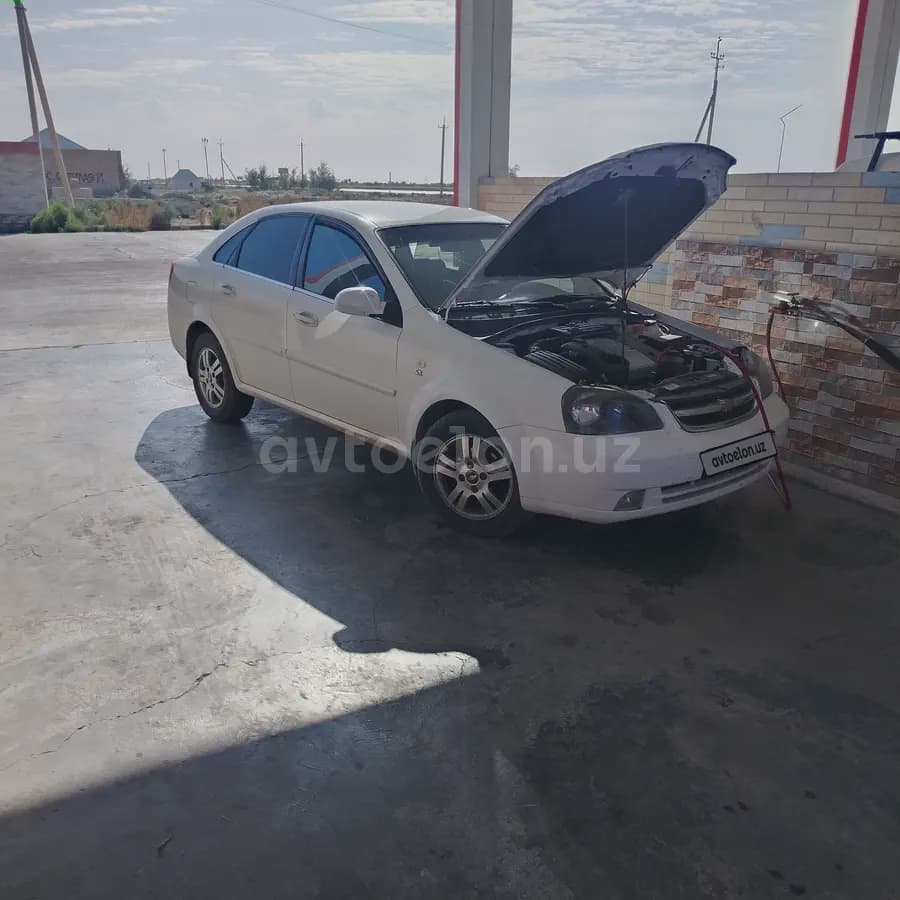 Chevrolet Lacetti, 1 позиция 2011 — 1