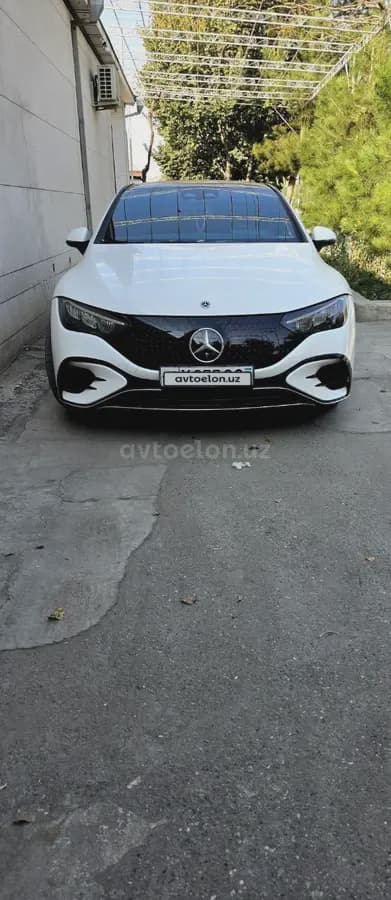 Mercedes-Benz EQE 2025 — 1
