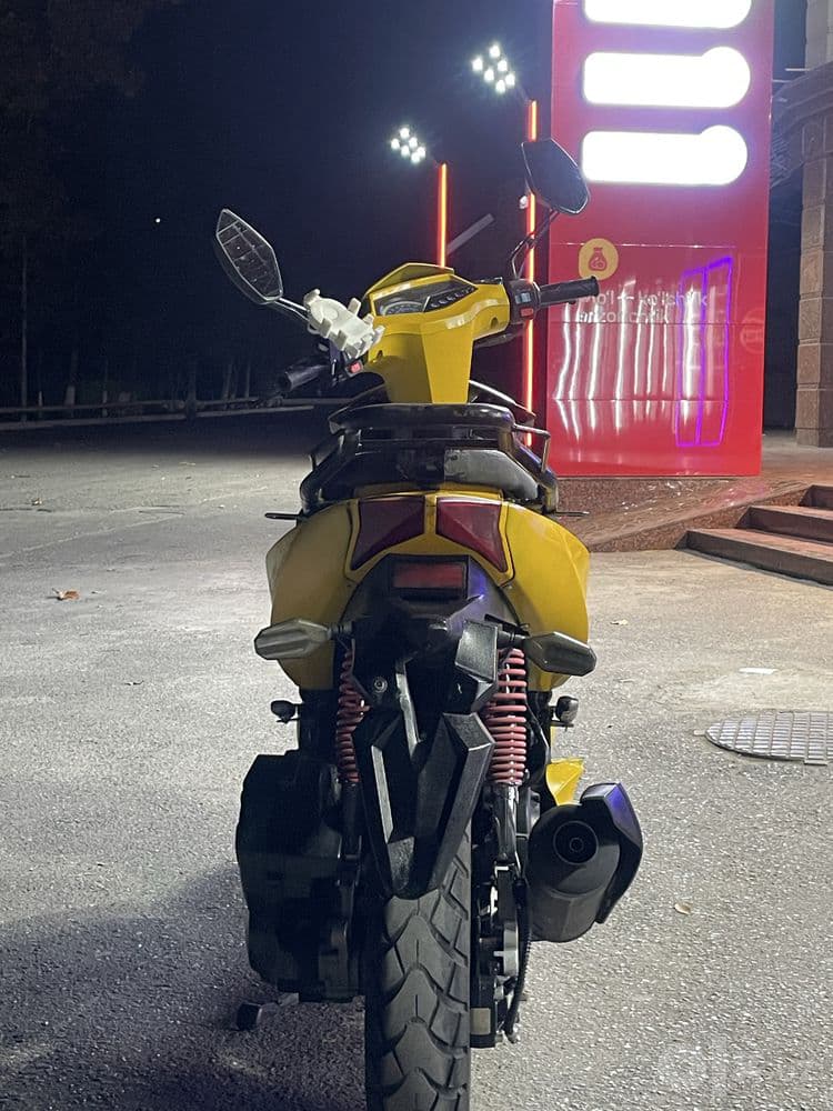 Skuter Moto sotiladi — 1