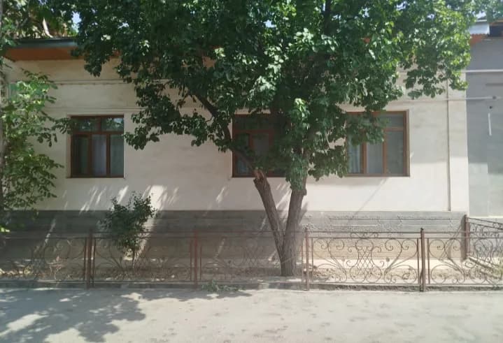 Sabzavot mahallasida hovli sotiladi — 1