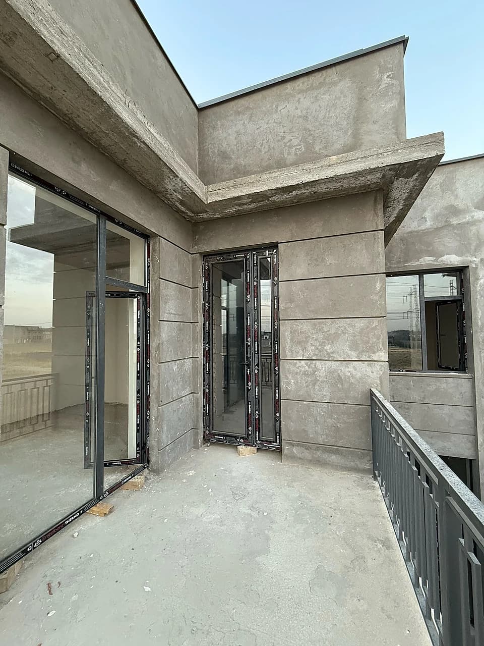 Toshkent Tumani Mehnat Qizgaldoq maxallasida Hi Tech kotedj sotiladi 310 m2 — 1
